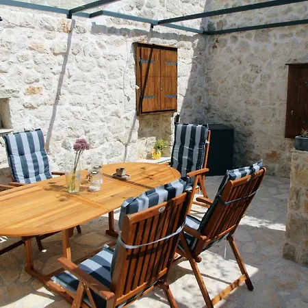 Stone House * Omis